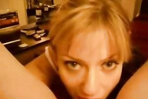 My lesbo GF eats my cunt and makes out with me