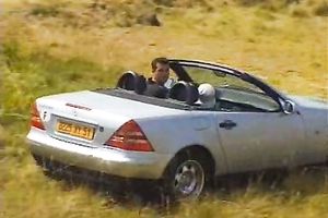 Wife's Juicy Ass Bounces While Getting Fucked Hard Outdoors