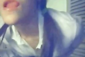 This livecam hottie has so much wazoo it is a bit unfair to the other gals