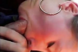 Sperm addicted hussy sucks her lover's schlong right in his car