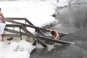 Hidden camera vid with 2 babes bathing in a pond in winter