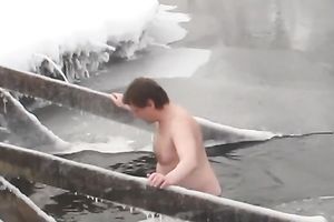 Hidden camera vid with 2 babes bathing in a pond in winter