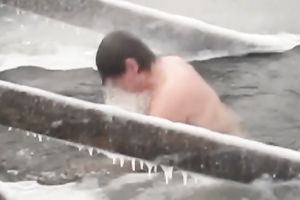Hidden camera vid with 2 babes bathing in a pond in winter