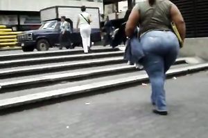 Woman with biggest moist booty acquires caught on my hidden web camera in the street