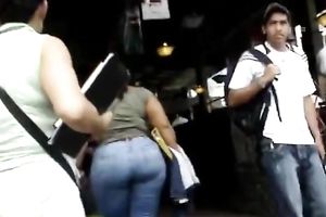 Woman with biggest moist booty acquires caught on my hidden web camera in the street