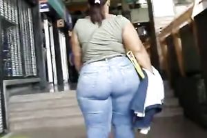 Woman with biggest moist booty acquires caught on my hidden web camera in the street