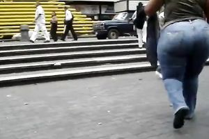 Woman with biggest moist booty acquires caught on my hidden web camera in the street
