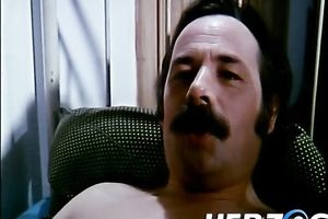 Dude likes having his breakfast and watching muff