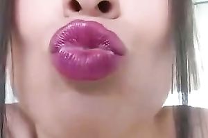 Webcam solo with my cute GF applying her lipstick and making lipprints