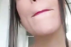 Webcam solo with my cute GF applying her lipstick and making lipprints