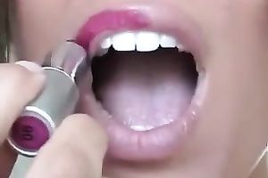 Webcam solo with my cute GF applying her lipstick and making lipprints