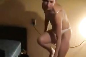 Short-haired dilettante woman blows and acquires her bawdy cleft smashed