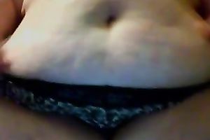 Solo movie with an bulky brunette hair demonstrating her heavy butt