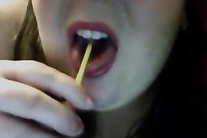 Solo movie with an bulky brunette hair demonstrating her heavy butt