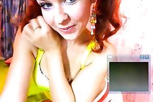 Webcam cutie strips and fingers her worthwhile hairless slit