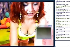 Webcam cutie strips and fingers her worthwhile hairless slit