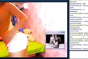 Webcam cutie strips and fingers her worthwhile hairless slit