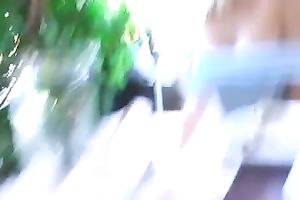 Skanky golden-haired floozie flashes her pointer sisters and cunt in public