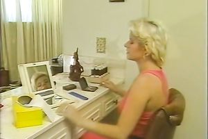 Busty retro milf toys her hirsute juicy fur pie indoors