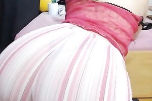 Homemade solo video with me flashing my heavy butt