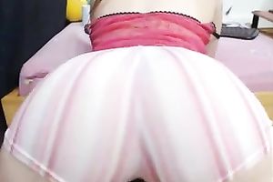 Homemade solo video with me flashing my heavy butt