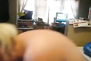 This plump trollop knows how to mop a floor in a lewd manner