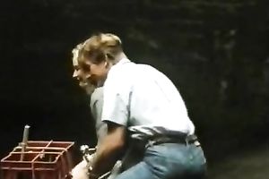 Gorgeous tiny dark brown strokes and sucks so well