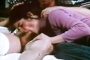 This bawdy slut with a hirsute pussy lets her paramour spoon her