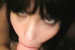 Cock hungry doxy takes big knob in her hawt throat