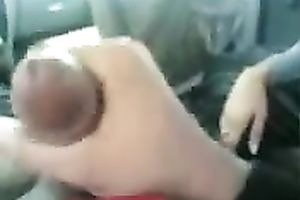 White chick receive gangbanged her vagina in the car