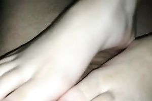 My super horny girlfriend is giving me a flawless OMG footjob