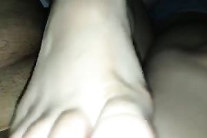 My super horny girlfriend is giving me a flawless OMG footjob