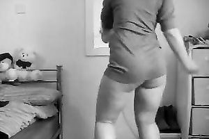 Thick honey with biggest haunches shakes her a-hole like a pro