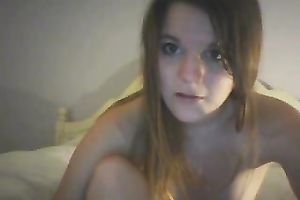 Kinky camwhore with merry bra buddies and pretty eyes is great at chatting