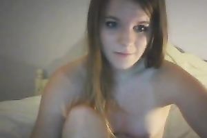 Kinky camwhore with merry bra buddies and pretty eyes is great at chatting