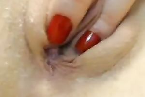 Salacious livecam model finger bonks her snatch with excitement for me