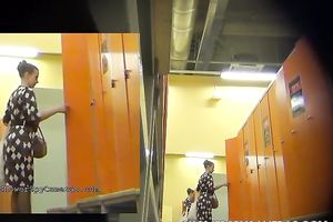 This chick has a excellent body and that well-developed bum wow