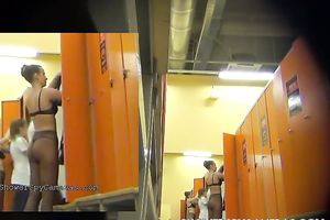 This chick has a excellent body and that well-developed bum wow