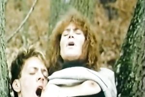 Light head indecent bim sucks sweet 10-Pounder of her BF right in car