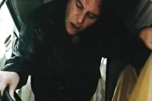 Light head indecent bim sucks sweet 10-Pounder of her BF right in car