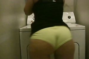 Homemade movie with me shaking my gracious arse