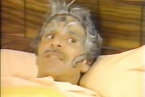 Retro golden-haired whore widens her white stocking legs wide