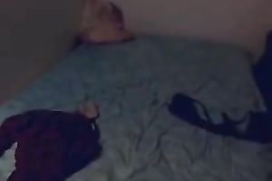 Awesome livecam solo with a nice-looking white women masturbating