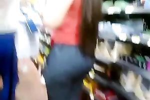 This Latina seductress with large wazoo has no idea I am spying on her