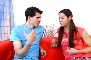Kelly makes out with a man and gives him a cook jerking