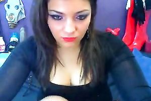 Webcam solo with a chubby dark brown flashing her natural melons