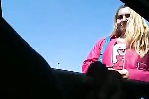 Helpful harlot gives me a cook jerking while I am sitting in my car