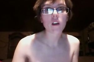 Nerdy livecam chick fingers her vagina and moans sweetly