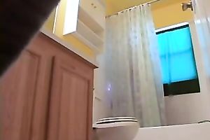 I love to see my glamorous girlfriend shower in my bath