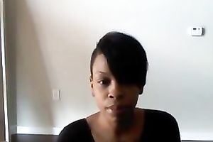 This prurient cam model knows how to shake her large black arse